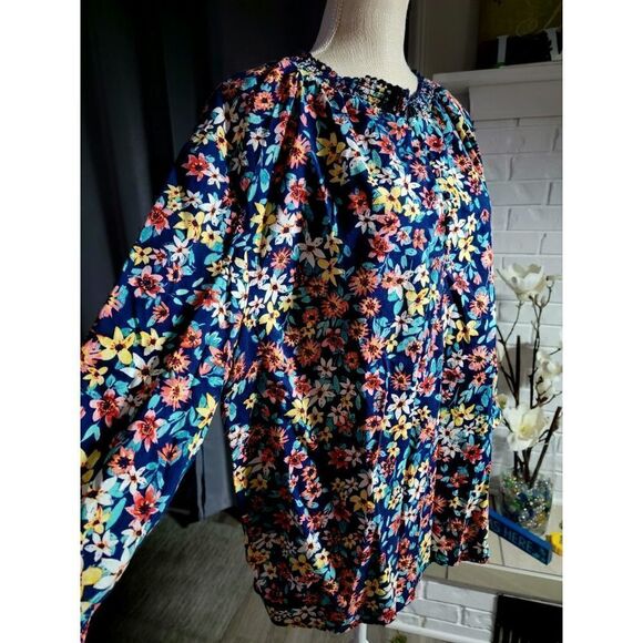 St. John's Bay Floral Blouse Women's Top. Size 2X. Plus Size. - Picture 2 of 8